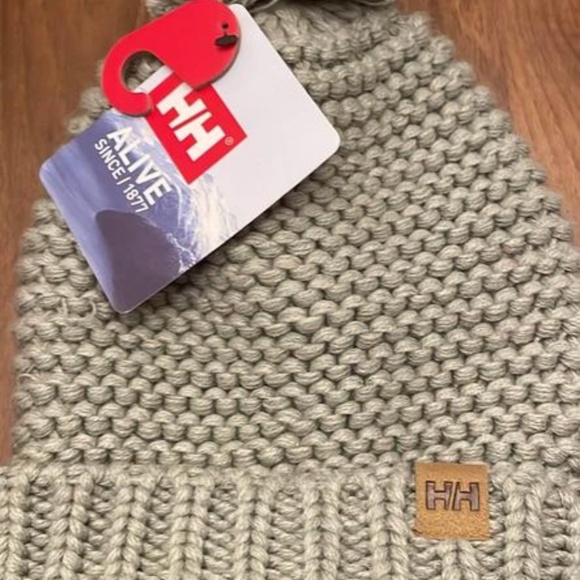 BRAND NEW women helly hansen hh HH calgary chunky grey beanie with removable pom - Picture 5 of 6
